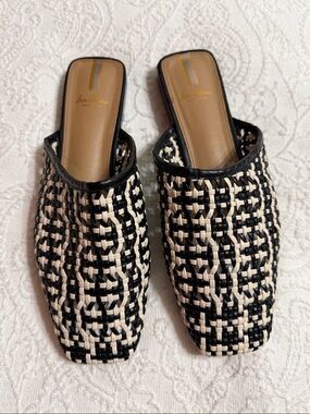 Sam Edelman Mules Size 7.5M Black and Cream Woven Slip-On Sandals